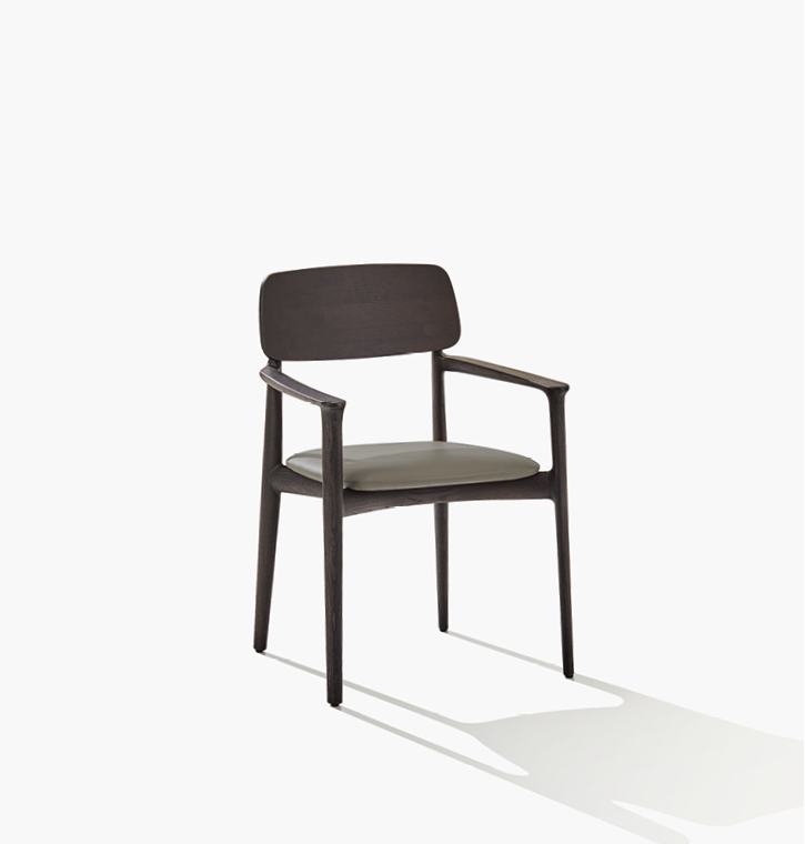 Curve chair, design by Emmanuel Gallina