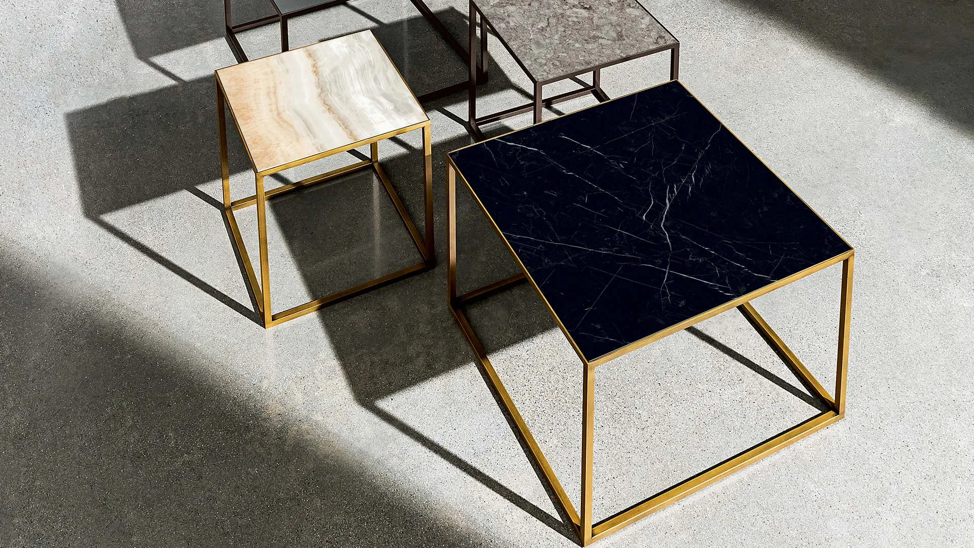 SOVET Quadro coffee table collection