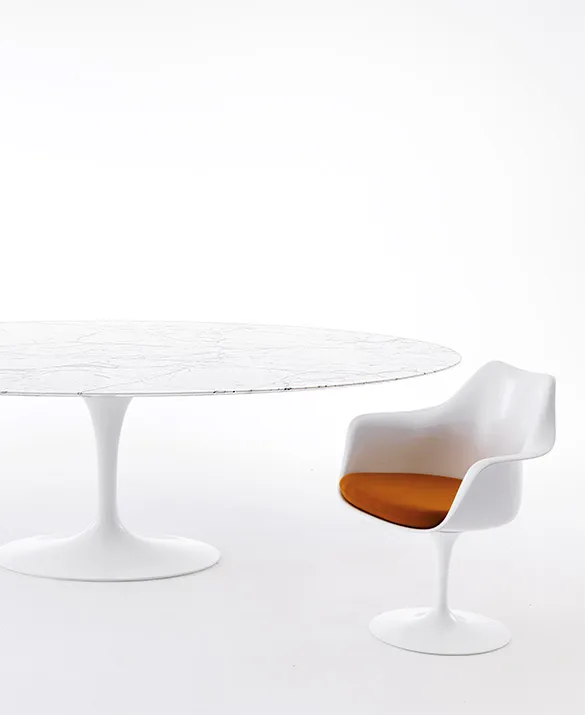 Pedestal Collection designed by Eero Saarinen, Ph. Courtesy of Knoll