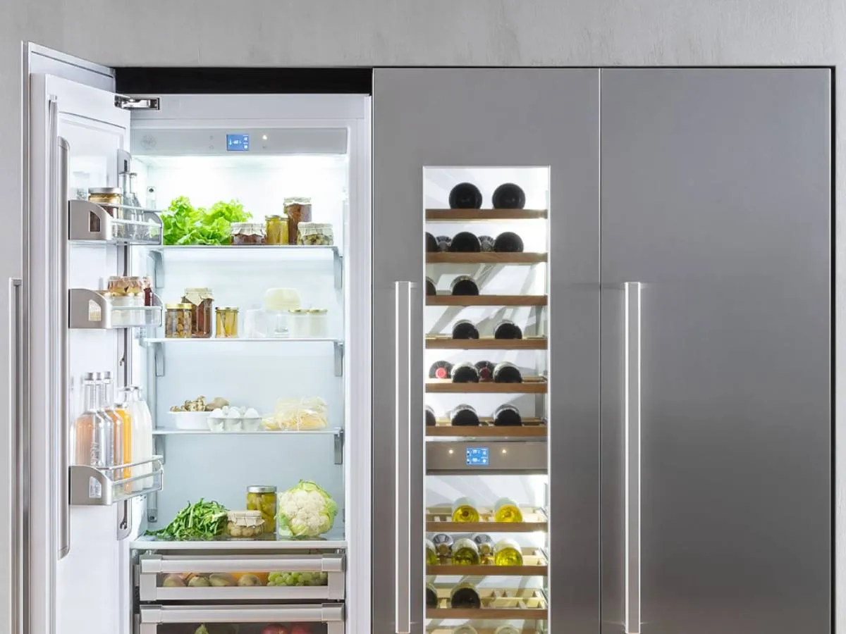 Elettrodomestici Colonna frigorifero da incasso 90 cm con porta in acciaio  inossidabile Bertazzoni | Salone del Mobile