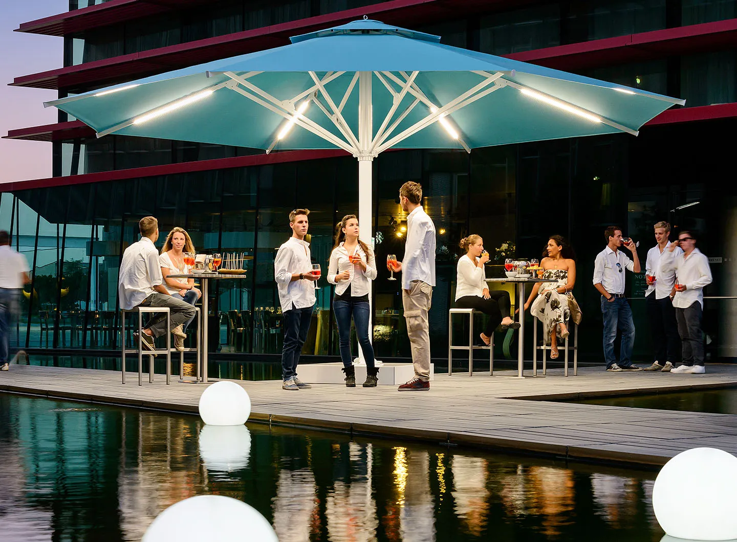 Gazebi, pergole e ombrelloni Adone EVO Crema Outdoor | Salone del Mobile