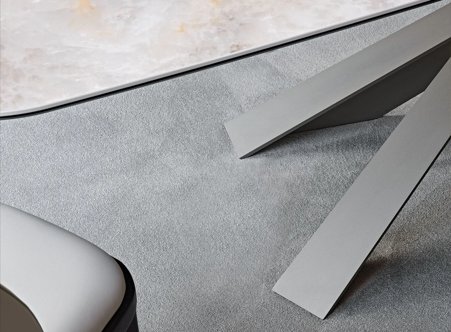 Lancer Keramik table - titanium base, Corcovado ceramic top