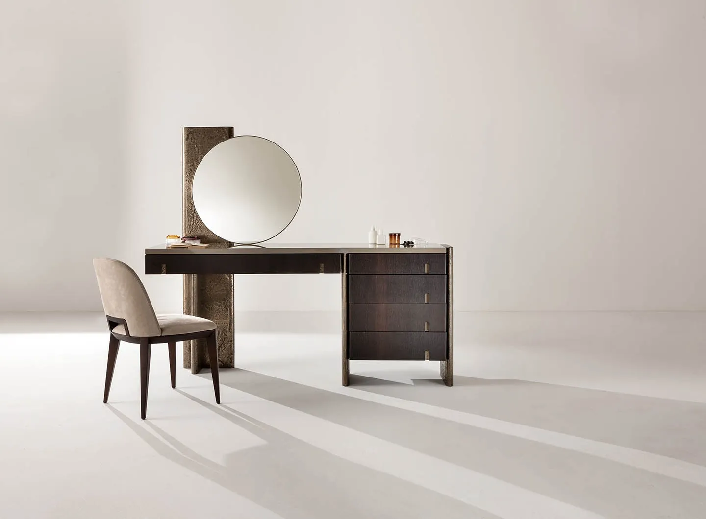 laurameroni_console_vanity_outfit_00.jpg